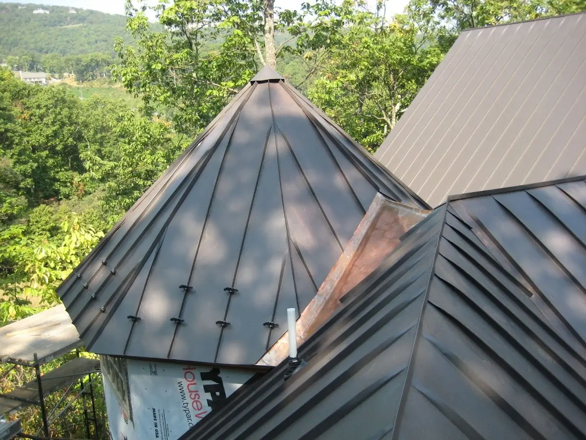 Professional Roof Tarp Installation by Craftsman Roofing in Los Osos